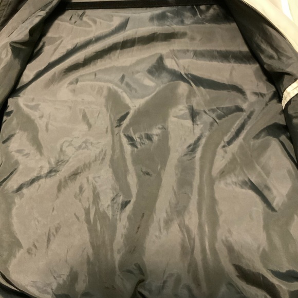 Guess black/white full zip colorblock jacket. Sz XLarge - Picture 5 of 7